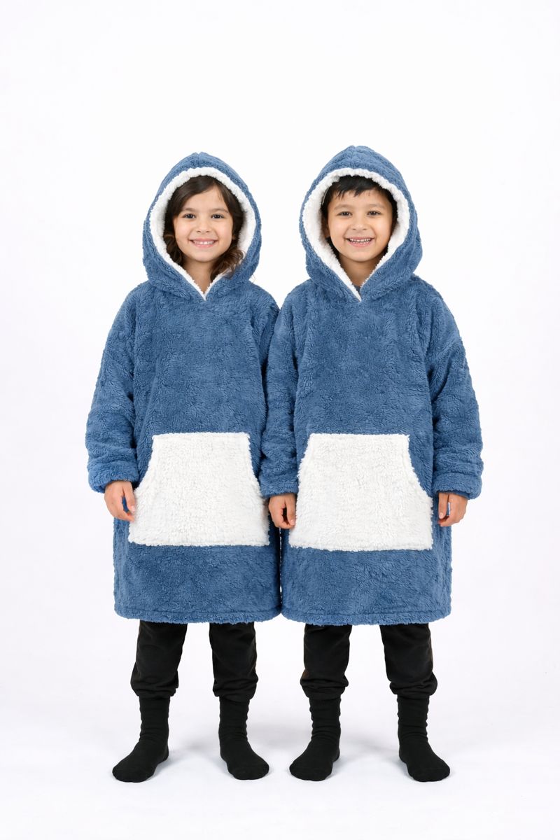 AKKOUS – Poncho AZAR - Le même confort que notre sweat à capuche oversize pour adulte, mais adapté aux plus petits. Un vêtement artisanal marocain parfait pour jouer et se détendre, offrant chaleur et style avec une capuche oversize enfant unique.